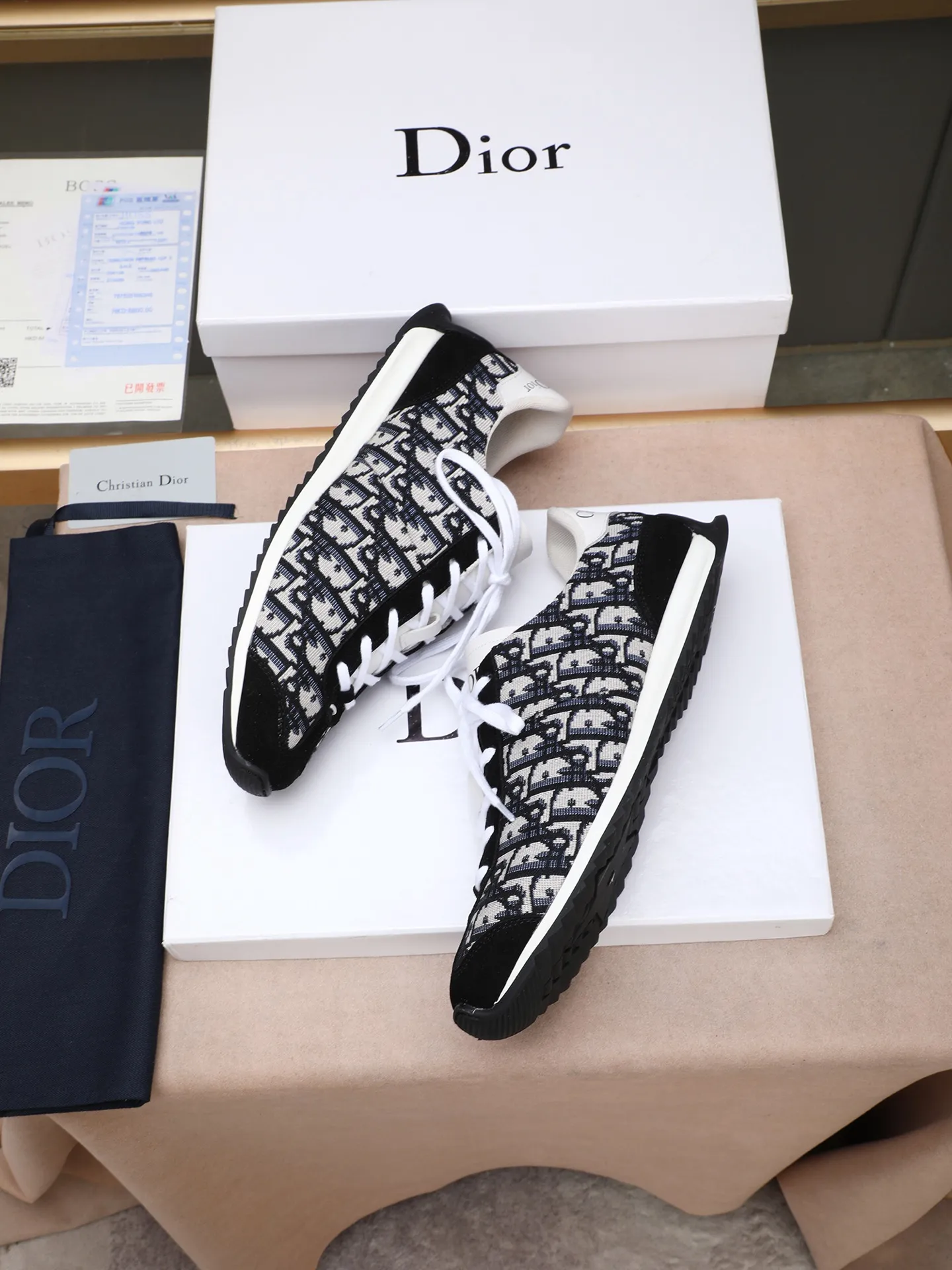 Men's shoes💰440 Dior【Dior】😘😘High-end series of casual men's shoes, simple and elegant👍👍👍The upper is made of first-layer genuine leather spliced ​​with Dior's special material [sun][sun]; imported first-layer sheepskin lining; special outsole, wear-resistant, lightweight, the overall design is harmonious and unified without lacking personality 👣🌟✨You deserve it! Multiple colors to choose from! 😍Size 38～44. (45 custom-made) The picture above is a big seller🔥🔥🔥